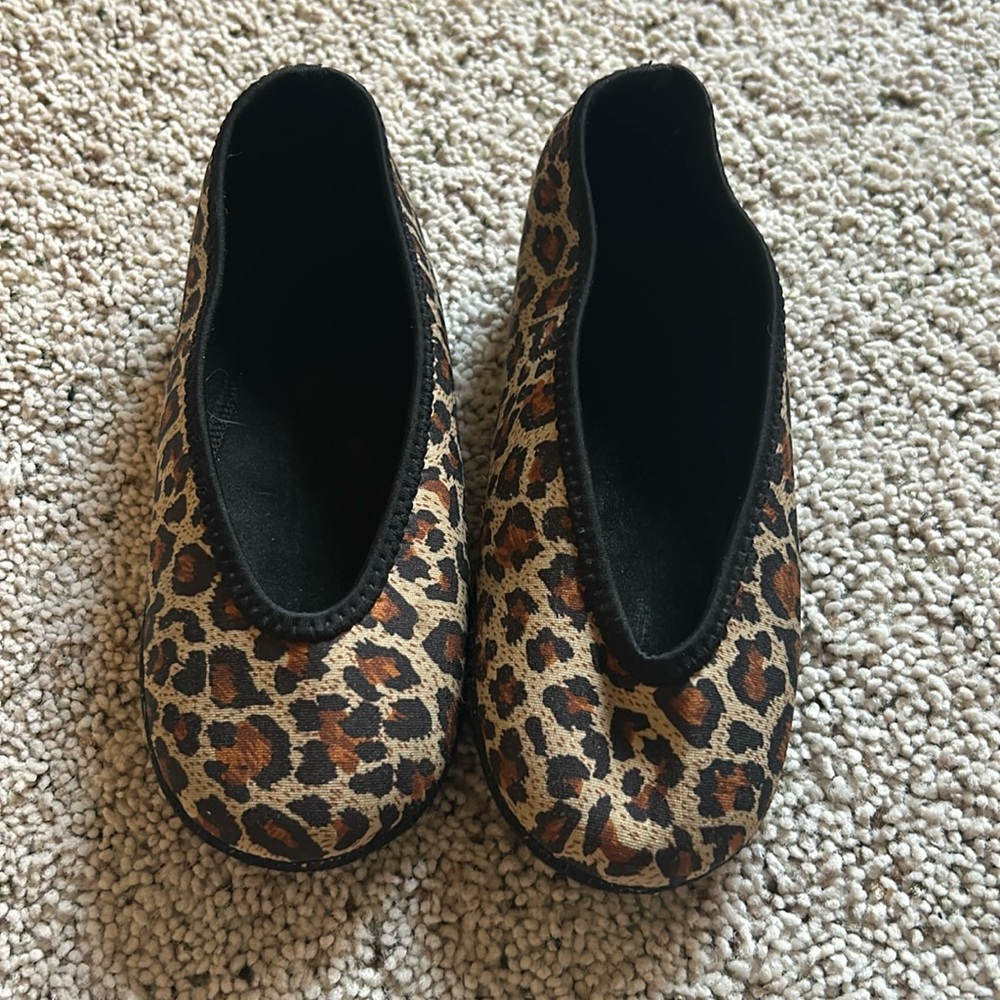 Nufoot women’s slip ons